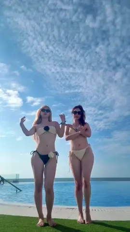 Dance with good friends#bikini #seaside #life#recordlife 
