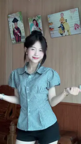 Thấy màu áo nào cũng xinh hết á@Miho #xh 