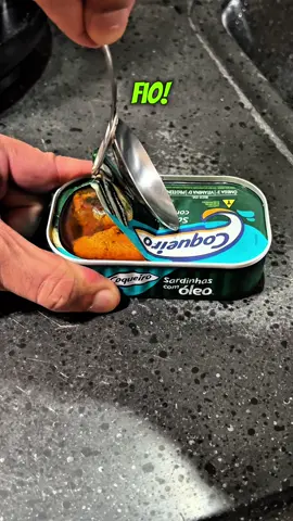 Mestre cozinheiro tem um truque incrível para abrir lata de sardinha #cozinha #DIY #dicas #truques #ideias 