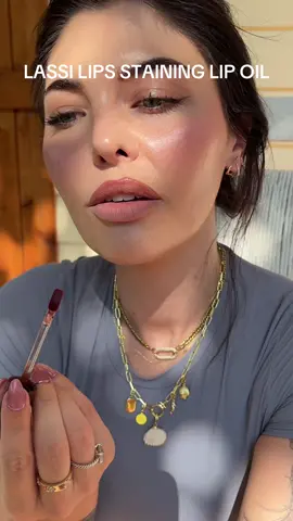 STOP THIS IS GORGEOUS @Kulfi Beauty #kulfi #kulfibeauty #kulfipartner #staininglipoil #lipoil #lipstain #lips #lipgloss #viralbeauty #viralbeautyproducts #beauty #tiktokshopfinds #ttsbeautybesties #tiktokshopmakeup #tiktokshopcreatorpicks #tiktokmademebuyit 