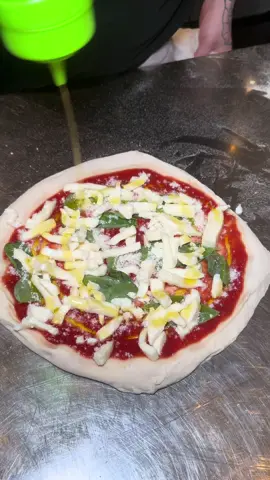 La Nostra Margherita ha un tocco speciale!  ❤️🤩  📍Via Amedeo Modigliani,40 Aversa  #pizzeria #pizza #fiordilatte #pizzamargherita😋 #aversa #caserta #food #foodporn
