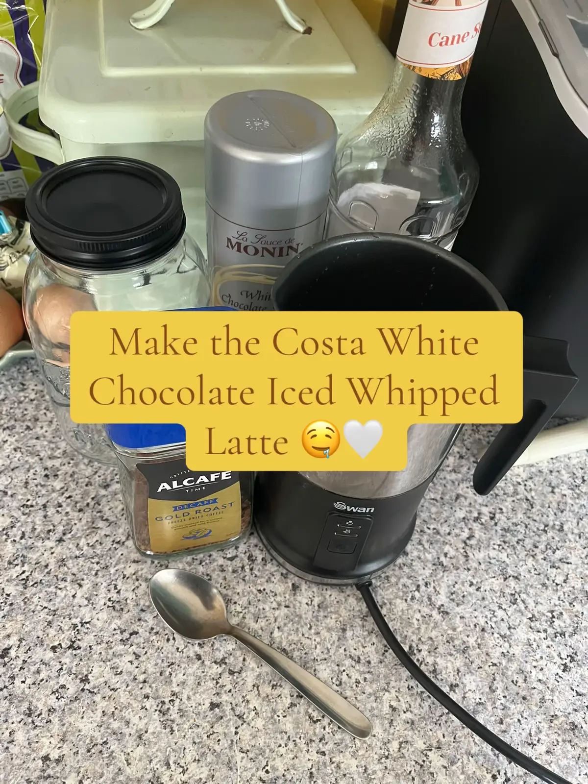 #22weekspregnant #pregnant #pregnancycravings #whitechocolate #icedwhippedlatte 