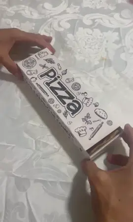 Caixa de pizza retangular com estampa Padrão.   Temos link de vendas  50unds, 100unds, 300unds , 500unds e 1000unds  Mercado Livre,  Shopee  e Elo7 