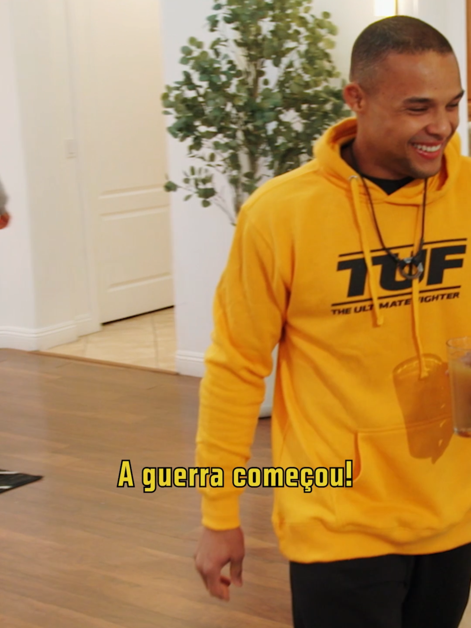 O trash talk só aumenta! Quem tem acompanhado a treta entre Diego Bianchini e Rodrigo Sezinando no #TUF33? Não perca o The Ultimate Fighter todas as terças às 23h15 SOMENTE no @UFCFightPassBR | Assine no link do perfil 🔗 #UFC #MMA #TikTokEsportes