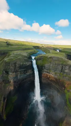 Soaring through the Icelandic Highlands 🎥 #fpvdrone #travektiktok #icelandadventure 