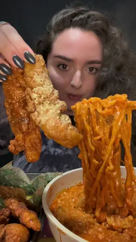 wingstop & buldak!! hot honey tenders w/ the ramen is perfection 🥰 @Buldak @Wingstop #buldak #wingstop #mukbang #eating #buldakramen #foodtiktok #foodreview 