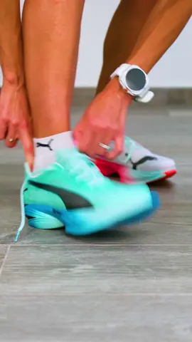 PUMA FAST-R3 💙❤️ What do you think? 👀 I love the new mint speed blue color 😍 - Carbon plate (Restructured PWRPLATE) - ﻿﻿Weight: 170 g - ﻿﻿Drop: 8 mm - ﻿﻿Midsole divided in two parts @PUMA #Running #asmr #sport #sport #sound #runner #run #shoe #fyp 