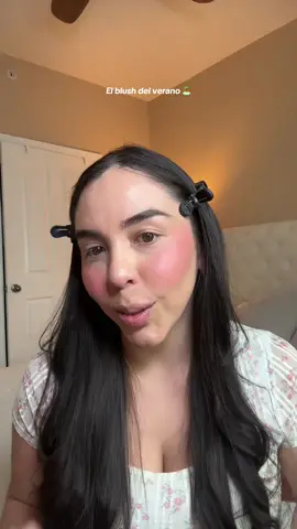Practico y facil de difuminar. Ame este blush   #blush #summerblush #makeup #arreglateconmigo #makeuphacks 
