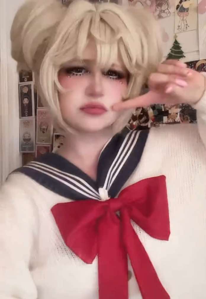 Sorry for not posting, I’ve been so tired recently. Here is a closet cosplay of Toga to make up for it😓🎀 #cosplay #mha #myheroacademiacosplay #myheroacadamia #toga #himikotoga #himikotogacosplay #togacosplay #mhacosplay #bokunohiroacademia 