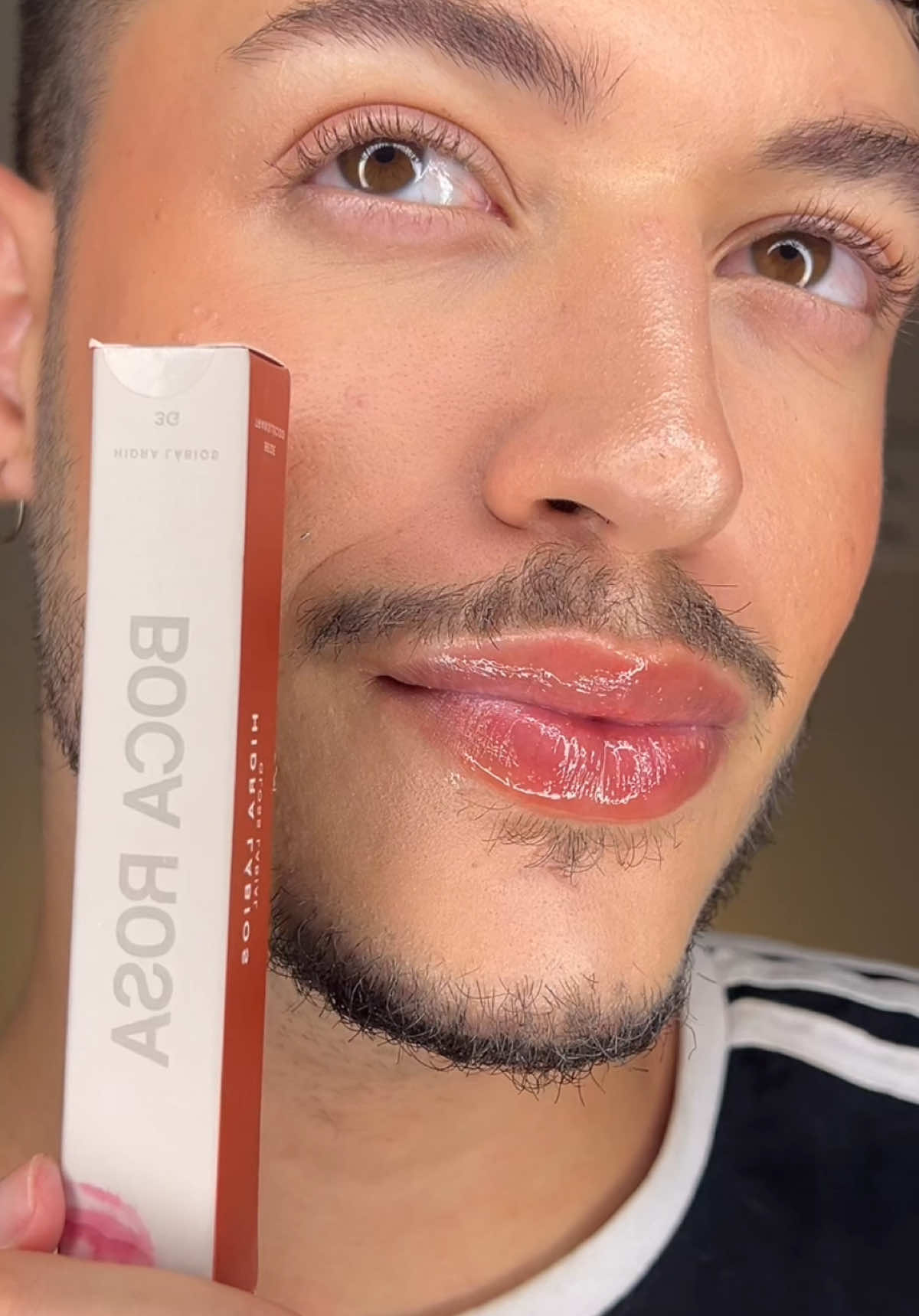 Amo o efeito laqueado do Hidra Labios da @Boca Rosa BR, simplesmente perfeito @Bianca Boca Rosa  #maquiagem #maquiagemtiktok #maquigembrasil #bocarosa #gloss #glossylips 