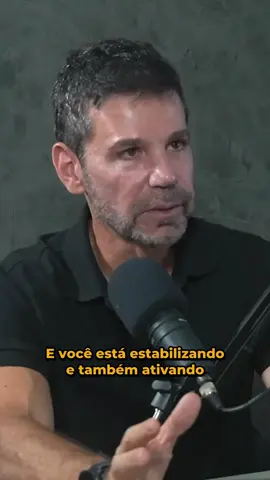Você não precisa de aparelhos caros ou uma academia completa pra treinar de verdade. No episódio do Jow Cast dessa semana, falamos sobre 4 exercícios super eficientes que trabalham o corpo todo. E o melhor: dá pra fazer com o que você tem em casa. Quer saber quais são e como incluir na sua rotina? Assista ao episódio completo no YouTube do Jow Cast! #marcioatalla #bemestar #dicasaudavel #longevidade #saude #atividadefisica #qualidadedevida #vidasaudavel #estilodevida #musculação #ganhodemassa