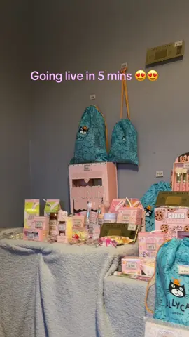 Bola, £2 a ticket, 0/5 to win a prize 😍 amazing prizes to be won!! 💖💖 £3.50 postage for the entire live if you do win🩵🩷🩵🩷🩵🩷🩵#bola #tombola #tiktoklive #foryoupage❤️❤️ #foru #plouise #jellycat #gamesnight #beautiful #inittowinit #fypsounds #fyppppppppppppppppppppppp 