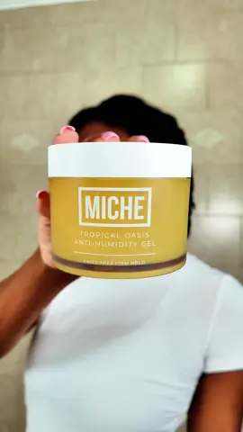 @MICHE Beauty you got the girls in a chokehold with this Tropical Oasis 🌴 Anti- Humidity gel & I SEE WHY! 🤩💛 wow!! My curls are so juicy!!  #michebeauty #michetropicaloasisgel #washngo #naturalhair #type4hair #curlyhairtutorial #curlyhairroutine 
