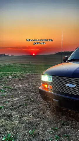 SHE ONLY LISTENS TO BILLIE EILISH I SWEAR #foryoupage #fyp #foryou #relatable #real #trucktok #10s #pantera #guitarsolo #beautiful #trucksoftiktok #gorgeous #her #lhp🧸 #ilhpwt 