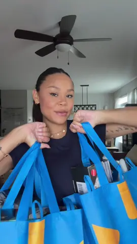 Bringing Blockbuster films like Jurassic World toys found exclusively at @Walmart only! #WalmartPartner #WalmartCreator. Shop these toys with the link in my bio! @Walmart Creator 
