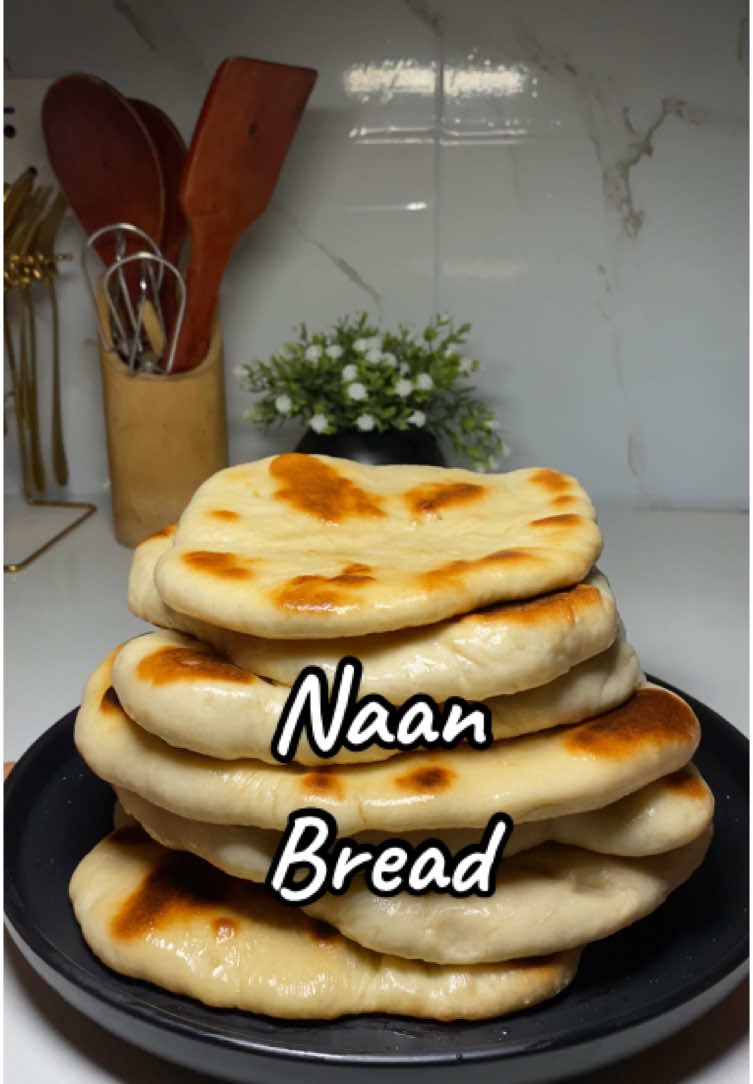 Naan bread💯 #naanbread #naan #flatbread #bread #breadtok #howtomakenaan #recipes #foodtiktok #baking #arewa__tiktok #kano #bauchi #kitchen 