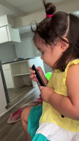Esta Isabelita se está poniendo muñecos en YouTube😂😂😂#parati #isabelita 