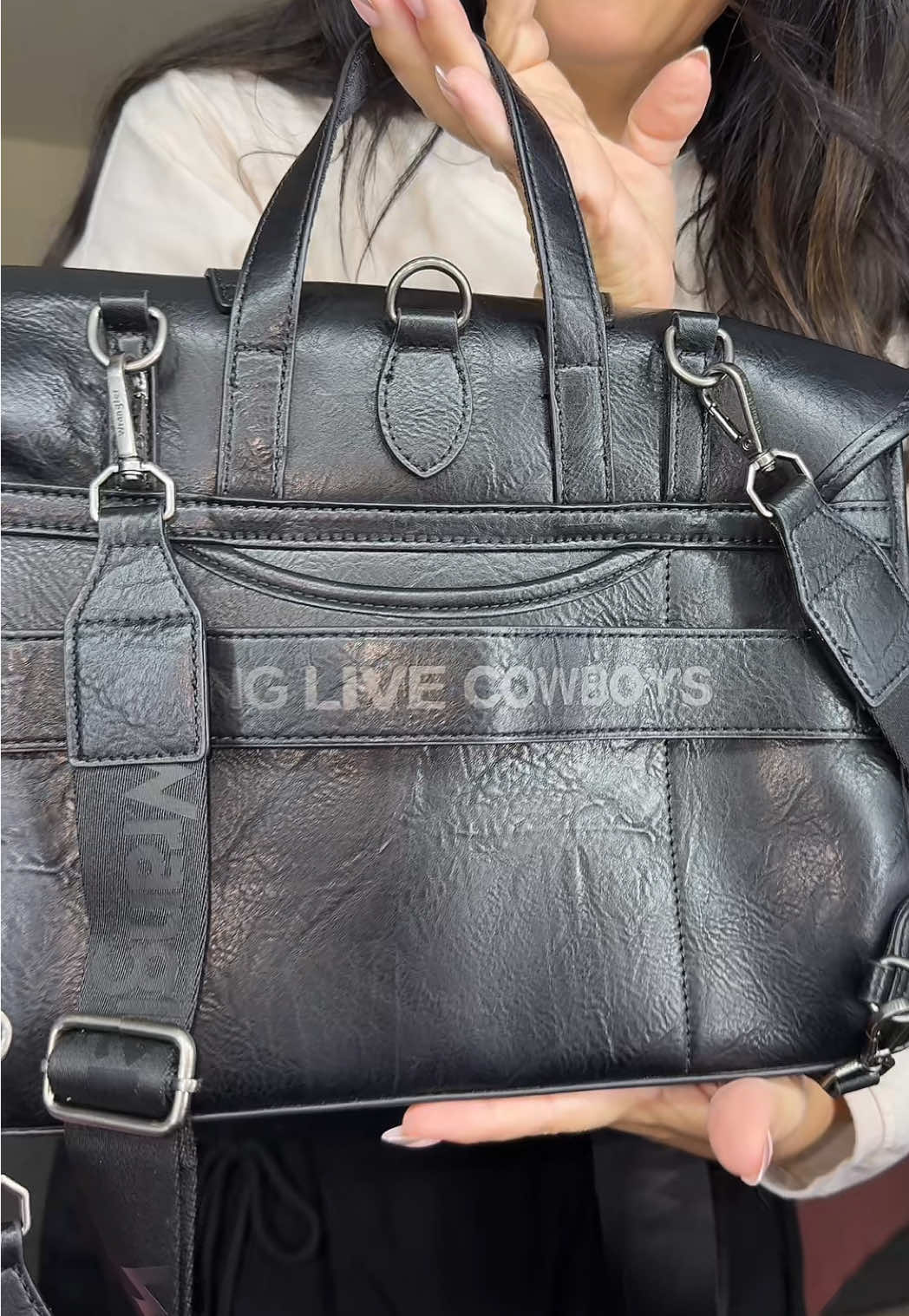 This bag 💕 #wrangler #wranglerbag #westernfashion #countrygirl #citygirl #accessories #bagtiktok #cutebag #backpack #leatherbag #wranglerjeans #wranglerpurse #westernwear #cutebag #traveltiktok #tiktokmademebuyit 