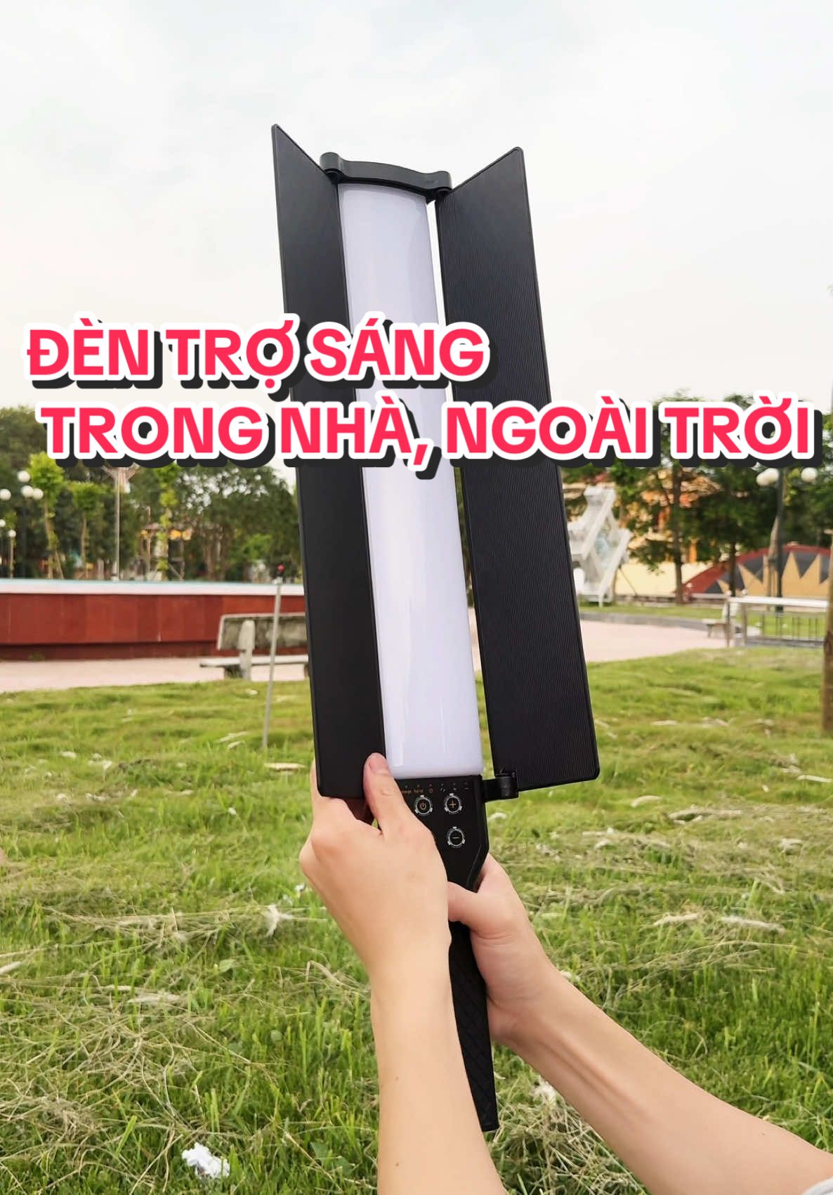 Đèn trợ sáng phù hợp cho các bạn quay chụp sản phẩm,nhân vật, trong nhà và ngoài trời#dentrosang #denstudio #dentrosangmini #dentrosangcamtay #denlivestream #denchupanh 
