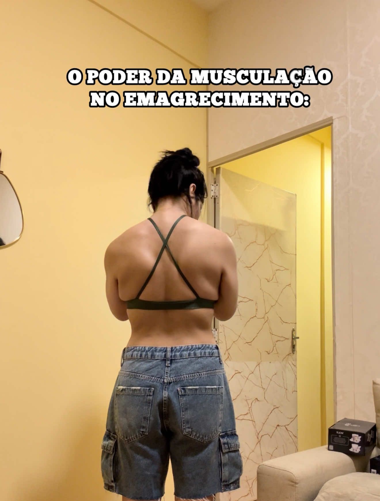 Minha costa tá longe de como eu queria que ela estivesse , mas olha se não fosse a musculação não estaria nem perto disso !!! Pois faz total diferença no emagrecimento!! #musculação #emagrecimento 
