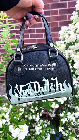 I can’t believe this?!? Besties click the orange cart before they put it back to full price! 👀 @Von Dutch #creatorsearchinsights #fashion #VonDutch #purse #trending #OOTD #fashiontips  #pursetok #y2k #2000sfashion  #tiktokshopdeals  #flashsale 