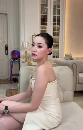 ហេតុអីបាននារីចូលចិត្តតែងខ្លួនស្អាតស្អាត🤍ជាសេចក្ដីសុខបេះដូងផ្ទាល់ខ្លួន ត្រូវអត់បងបងសូមបេះដូងមួយមក😘💋    #dethmalina #dmln 