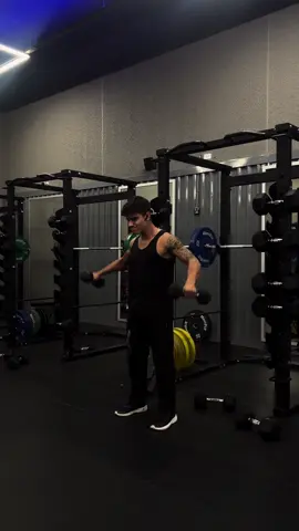 Rutina para parado de manos para hombres y mujeres de cualquier nivel, practícalo, no hay excusa, lo puedes hacer en el gym, en el parque o en tu casa ! 🔥🔥💪 #calistenia #calisthenics #gym #Fitness #crossfit 