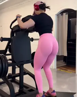 jenni gym #hourglassbodygoal #squat #bodygoal #gymgirl #gymgoals #asiantiktok #asian #fypシ゚ #fyp #gym #legging #bodyhourglass #🍑 #Fitness #workout #GymLife 