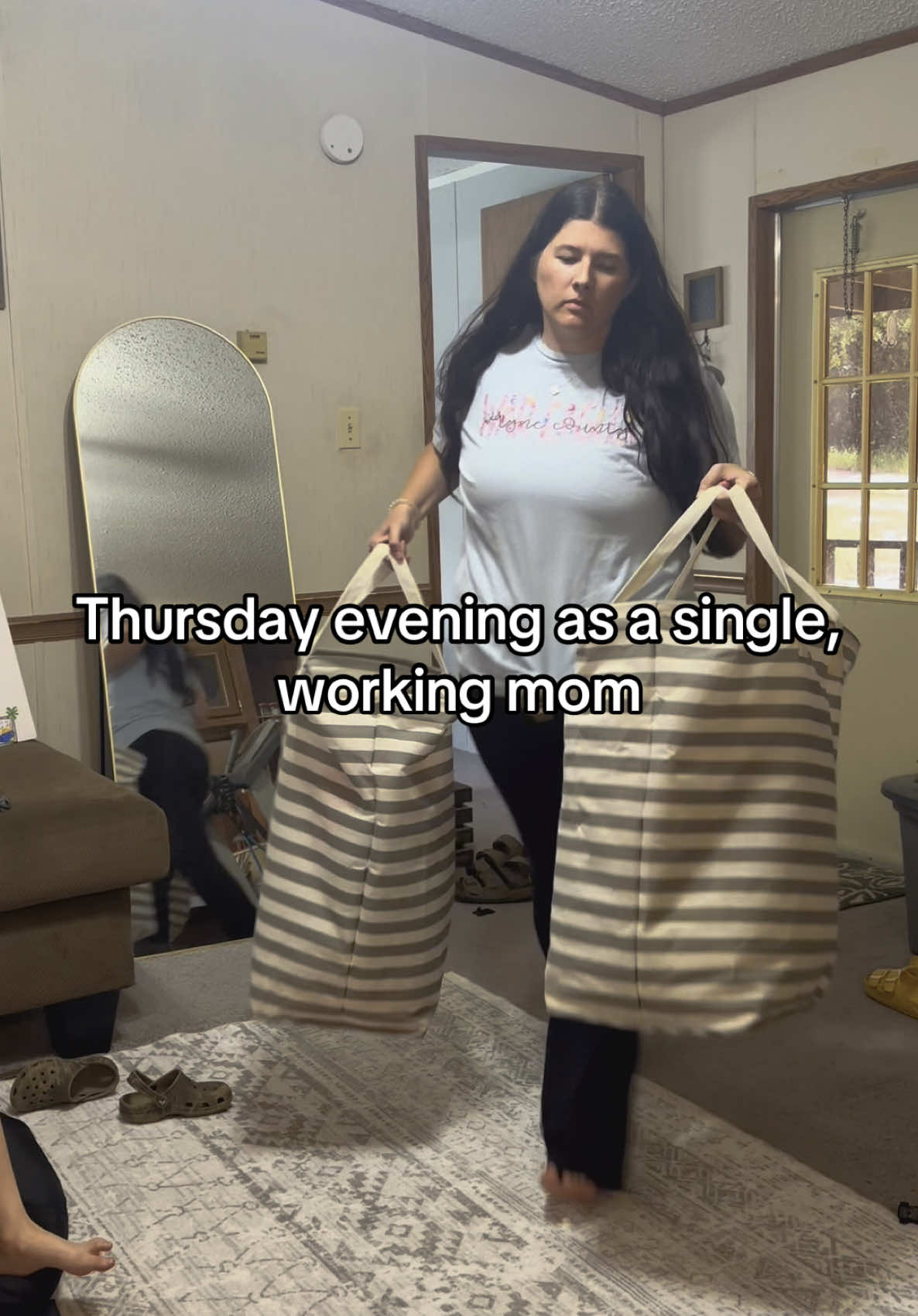 Here ya go @Shelby Sellers  Thursday evening as a single, working mom #eveningroutine #eveningvlog #singlemom #ditl #momvlog #clean #CleanTok #reset #laundry #resetroutine 
