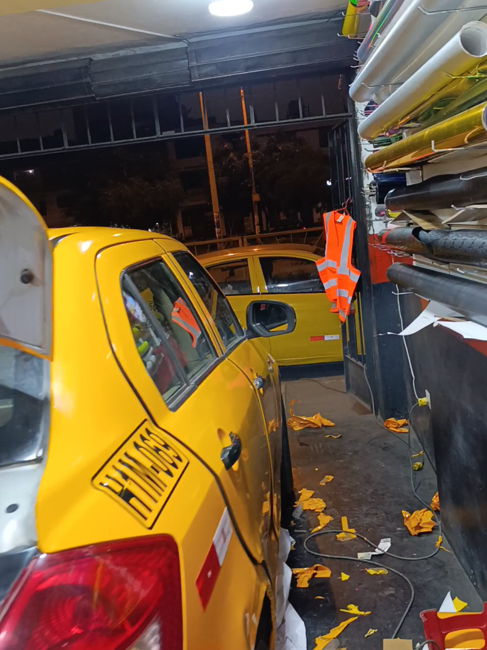 taxi amarillo vinilo #vinilo #atu #amarrillo #tuning #wrapping #wrap #AUTOS #limaperú #taxiamarrillo #forradodevehiculos #forradodeautos #polarizados #taxiindependiente #limaperú 