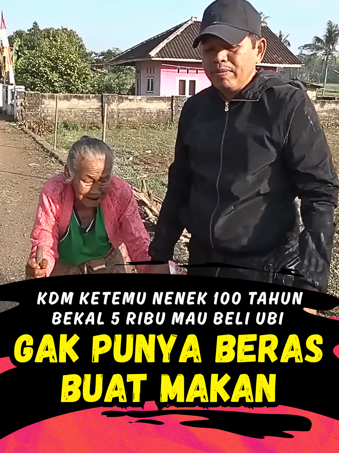 KDM KETEMU NENEK 100 TAHUN MAU BELI UBI SEBAB GAK PUNYA BERAS BUAT MAKAN Momen ini terjadi sebelum KDM menjabat sebagai Gubernur Jawa Barat. Saat  itu KDM sedang berolahraga pagi dan bertemu nenek berusia 100 tahun  lebih. Si nenek tampak sedang berjalan menggunakan tongkat, ternyata dia  ingin membeli ubi karena tidak punya beras untuk makan #kdm #dedimulyadi