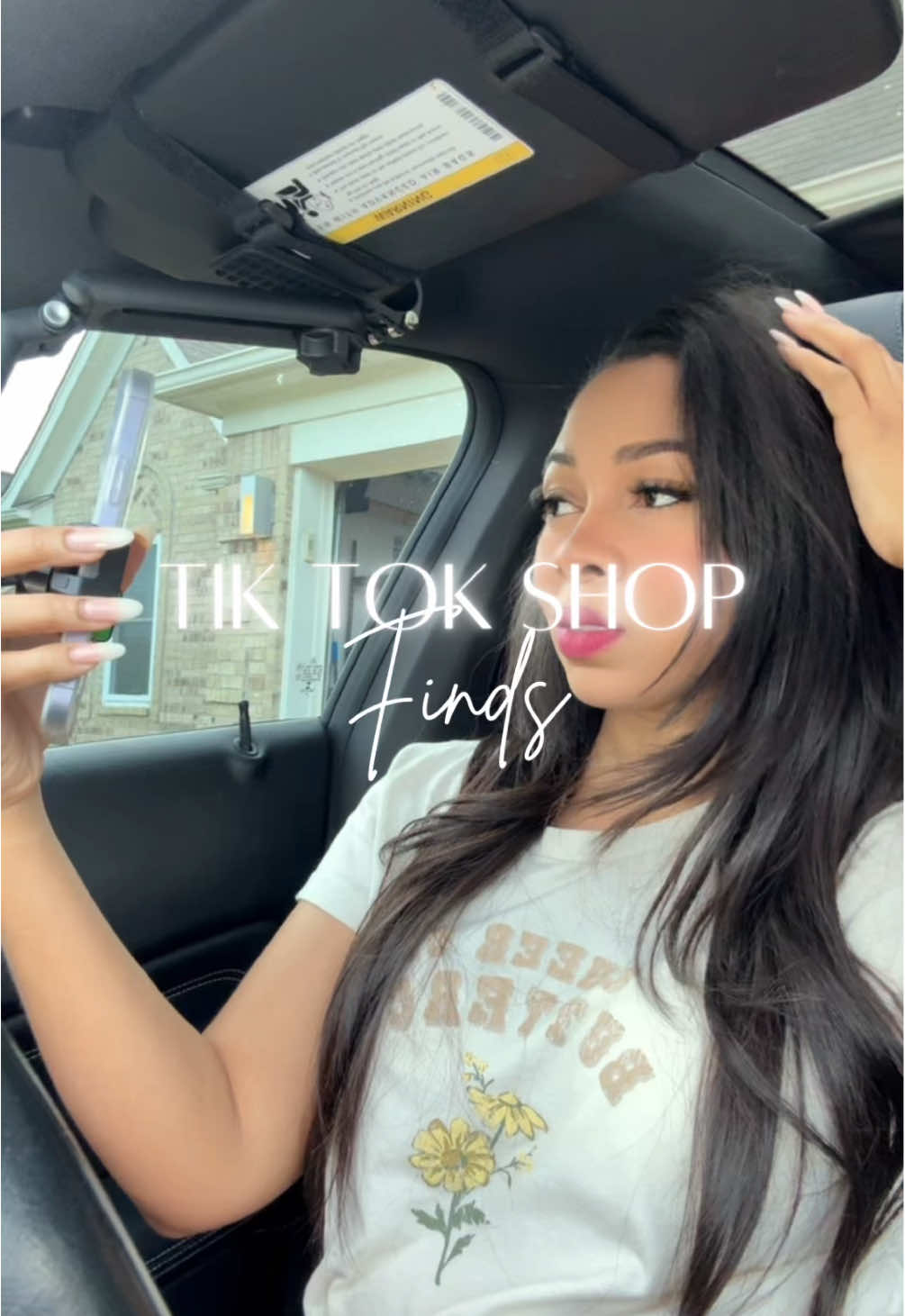 Ohhh I love her! I need one for all my cars please and thank you 🥰🥰 #carmount #sunvisormount #visorphoneholder 