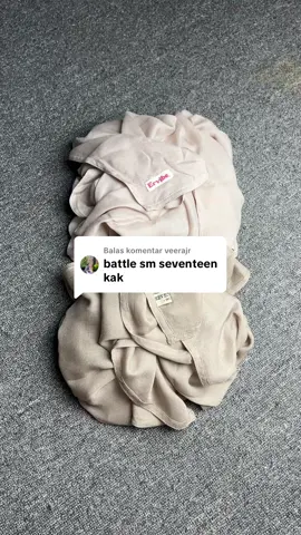 Membalas @veerajr lanjuut battle lagi nih yg lagi sama2 naik daun, kalian tim mana guys? 😍 #pashminaviscose #pashmina #hijab 