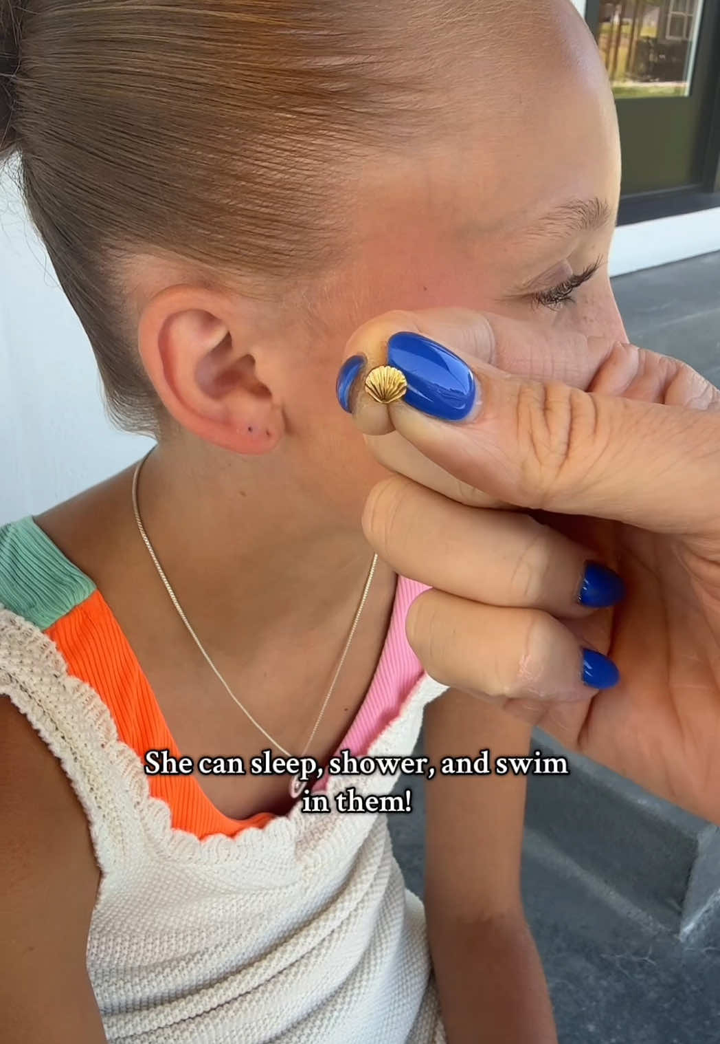 the perfect summer earring 🐚 #piercingtok #piercingideas #piercinginspo #flatbackearring #trending #motherdaughter #jewelrytok #Summer #tan #lashes 