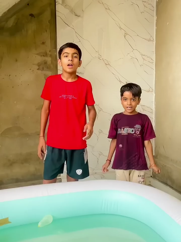 Water Tub me buht saree gubbarre #watertub #viral #for_you #swimming #viral 