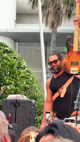 came for @Jason Momoa stayed for the dog ✨✨#ooftatata 