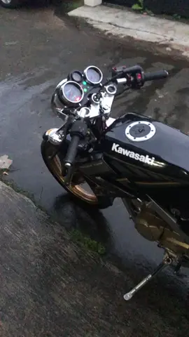 FS NINJA R 2009 SS KUMPLIT PLAT D  PAJAK BARU ISI MESIN FULL ORI VELK NINJA RR no minuss pokonya mah  serius DM aja #ninja #ninjass #2tak #bandung #fypシ゚viral 