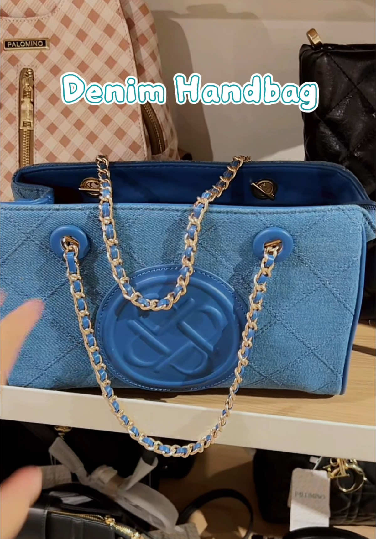 Awalnya ku kira jelek, ternyata justru bagusss banget lho pas dipakai ini handbag dari @PALOMINO  😍😍 #handbagmurah #handbagwanita #taskerendanmurah #denimbag #tasdenim 