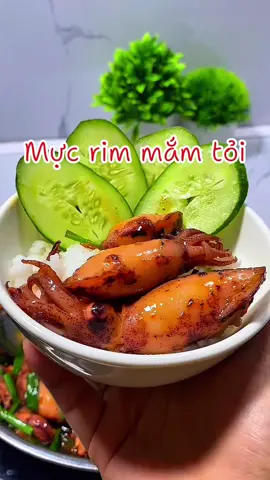 Mực rim mắm tỏi ớt#nauancungtiktok #mucrimmamtoiot #ancungtiktok #reviewanngon #naudeanngon #comnhahaiyen 