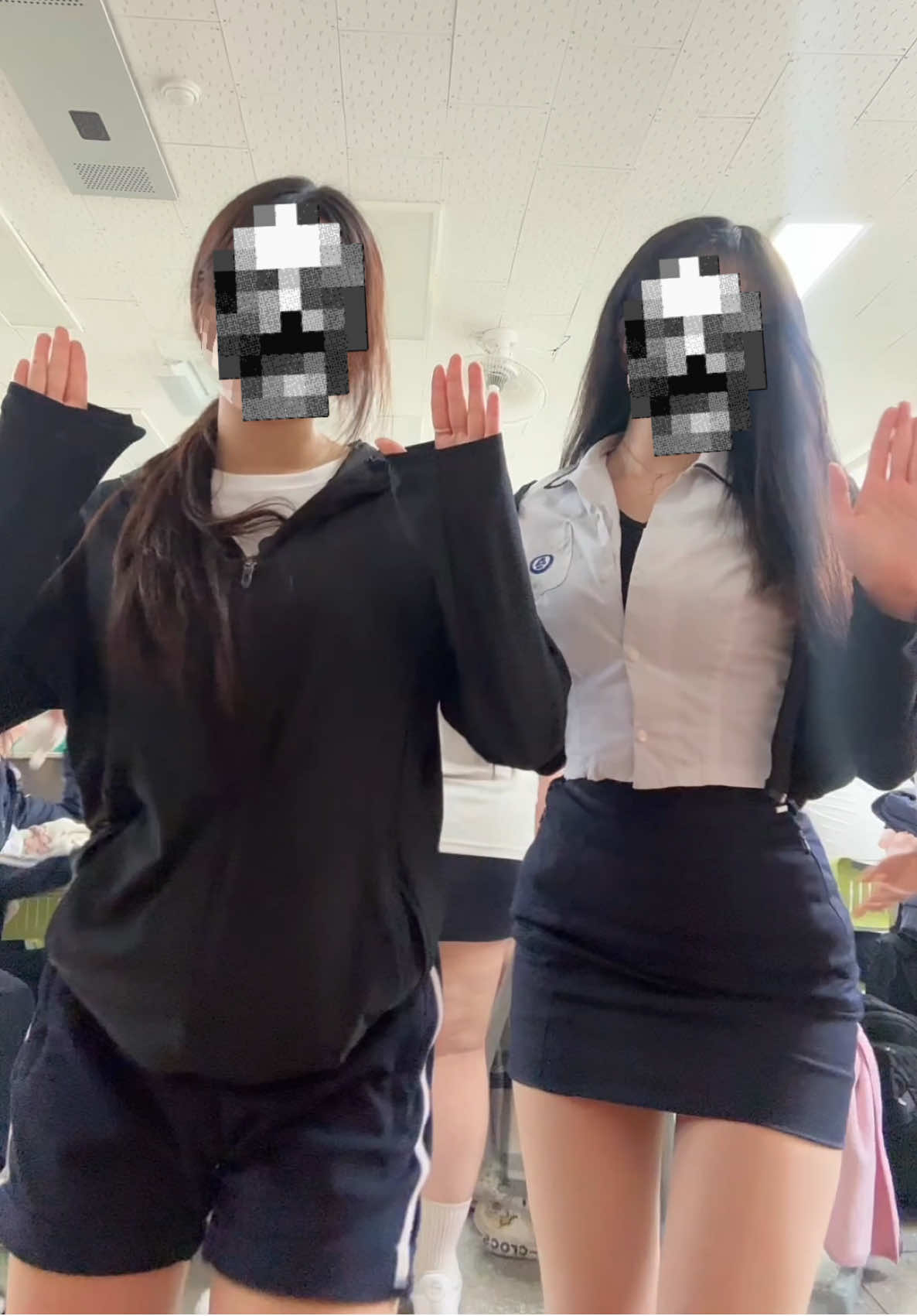 으에게겍ㄱ겍저희몇살같나연?