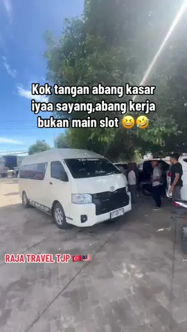 Jangan samain pekerja sama pemain slot ya dek ya😆#hiace #acehmalaya #travel 