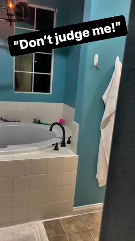 😂😂😂 #scarecam #jumpscare #scareprank #sofunny #prank #fun #funnycompilation #funnyvideo #funnymoments #entertainment #funnytiktok #fyp #trending #foryoypage 
