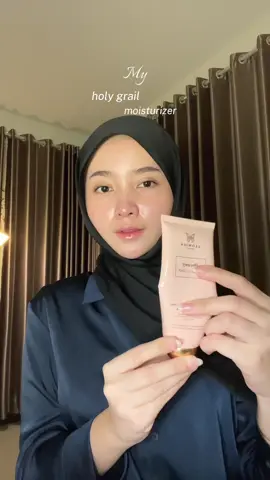 How my skin looks after using my holy grail moisturizer!🫶 #GlowiesBeauty 