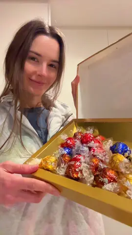 It’s my birthday tomorrow (14th) 🥳 I got an early present 💝 #chocolate #lindt #fyp #foryou #birthday #darkchocolate #truffles #lindtballs #sydney #birthdaygirl #australia #gemini 