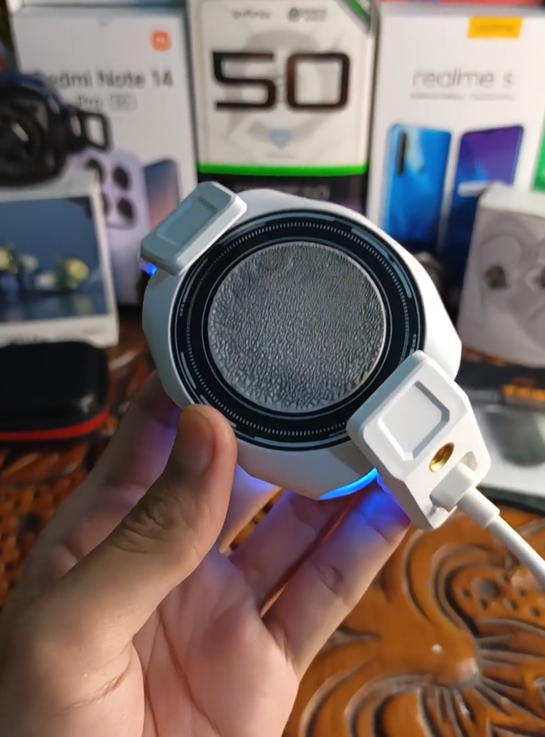 Cuman pake 5v 2,4A nih cooler baru dari @cooltsuch. co di live saya biar dapat harga termurah.  #pendinginhp #fancooler #cooler #cooltsuch #30haririviewproduk  #foryoupage #fyp #satukonetntiaphari  #fyppppppppppppppppppppppp 
