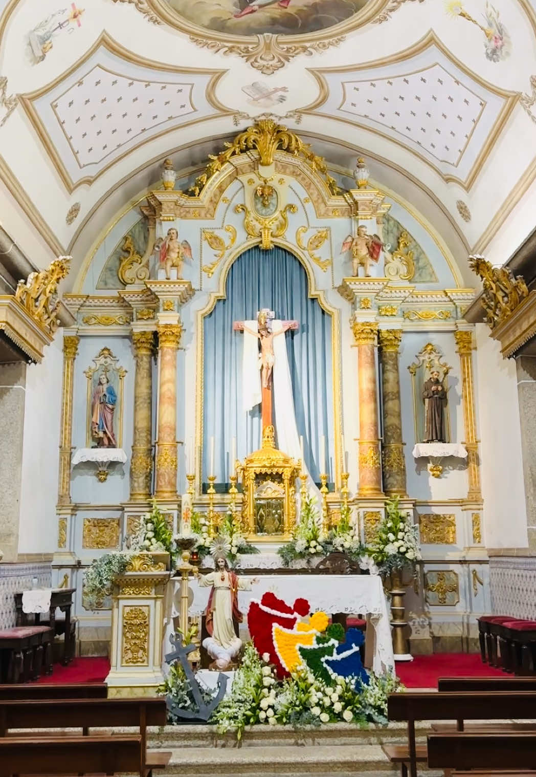 Festa da Eucaristia, Macieira de Rates Obrigado ❤️ #flypシ #flowers #decoration #church #floralart #floraldesign 