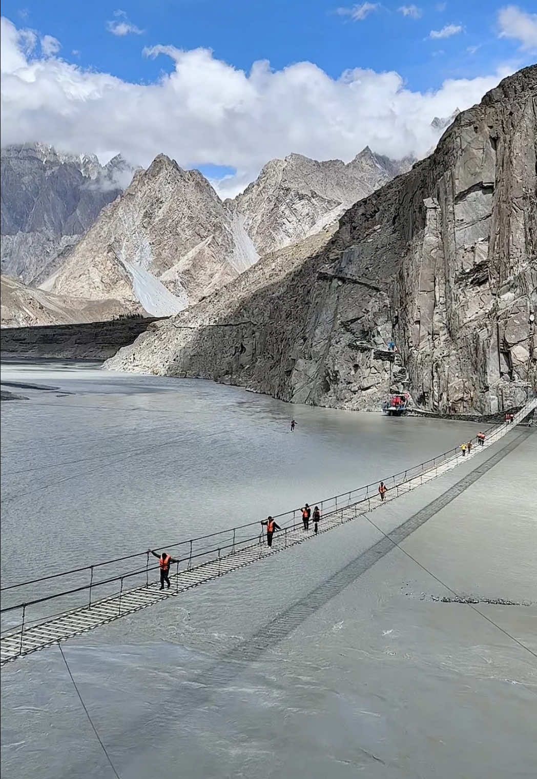Hussaini suspension bridge in Pakistan!🇵🇰