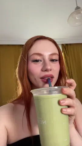 🍵matcha içince yeşil olacağını sanmak/ ay dedeyi Allah sanmakla aynı yerden çıkan bir fikir gibi 🙄 