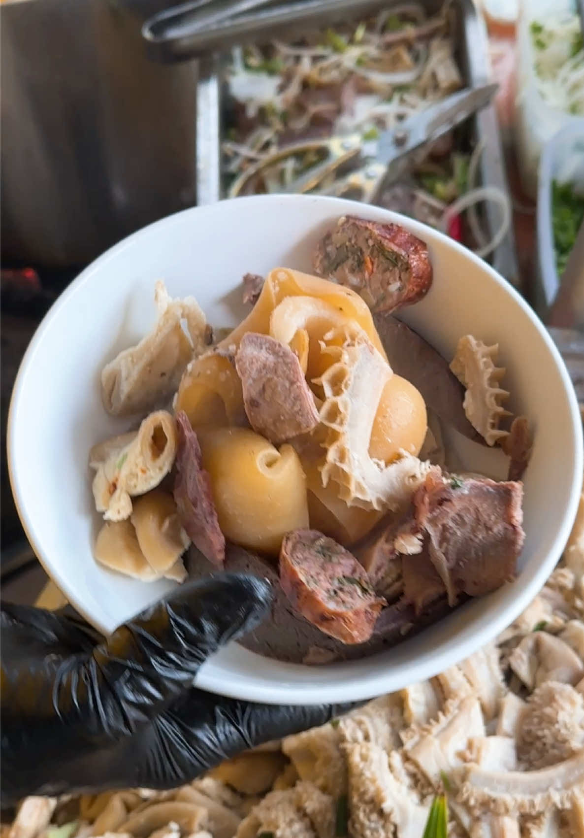 Chiều mà đói bụng thì làm gì? ➡️ Ghé liền Cháo Bò 99 làm tô cháo giò bò mix nạm lòng siêu đầy topping 😋 Giò mềm tan, nạm béo thơm, lòng thì giòn nhai vui miệng – một tô là đủ ấm bụng tới sáng luôn 🔥 #Chaobo99 #LearnOnTikTok #streetfood #ancungtiktok #FoodTok #tiktokfood #xuhuongtiktok #viral #2025  Chất lượng khỏi bàn, giá lại hạt dẻ 📣 Alo alo, kéo team gì hay hay của bạn đi chiến liền đi nhaaa! Chần chừ là nguội cháo á 😎