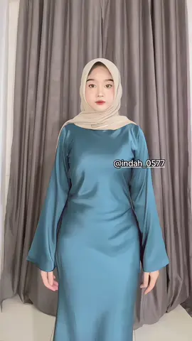 #dresssatin #longdress #fitbody #slimfit #ootdhijab #ootdkondangan #fyppppppppppppppppppppppp #dresskondangan 